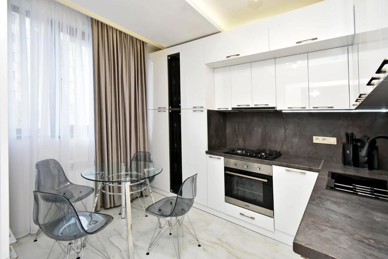 Apart House In Centr Koghbaci Strit Jerevan Buitenkant foto