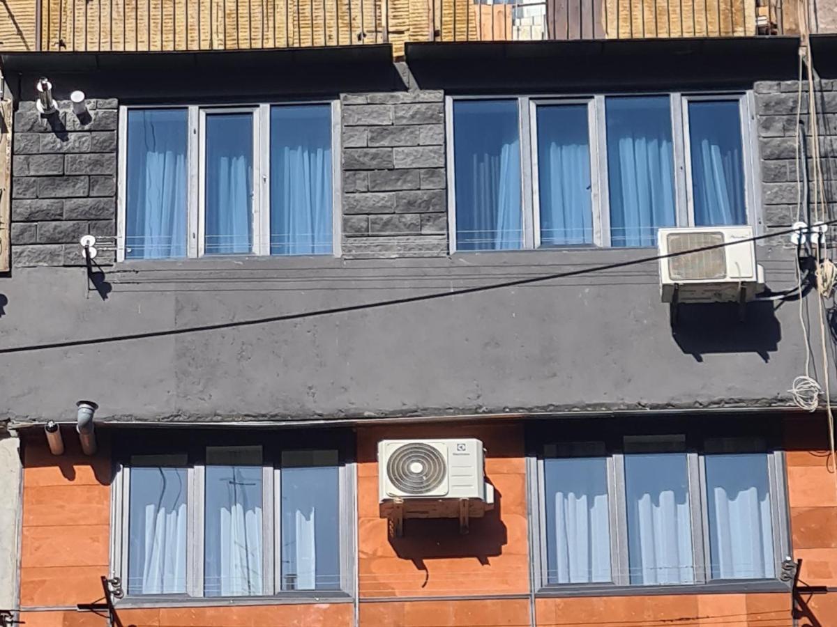 Apart House In Centr Koghbaci Strit Jerevan Buitenkant foto