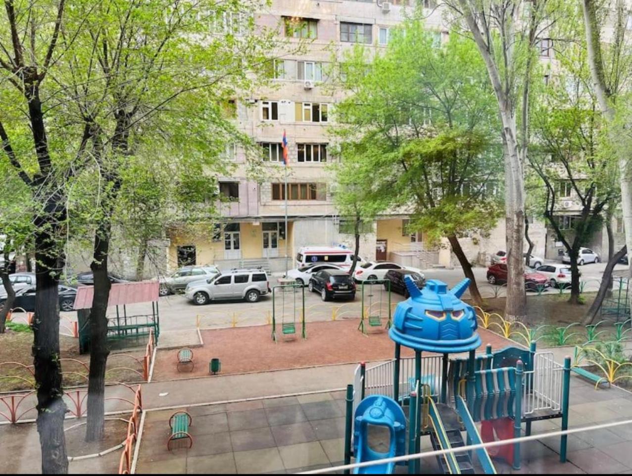 Apart House In Centr Koghbaci Strit Jerevan Buitenkant foto